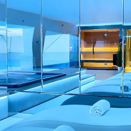 Damianii Luxury Boutique & Omis