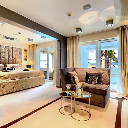 Damianii Luxury Boutique & 5*