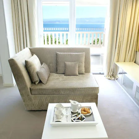 Damianii Luxury Boutique & Omis