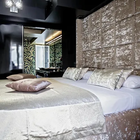 Damianii Luxury Boutique & 5* أوميس