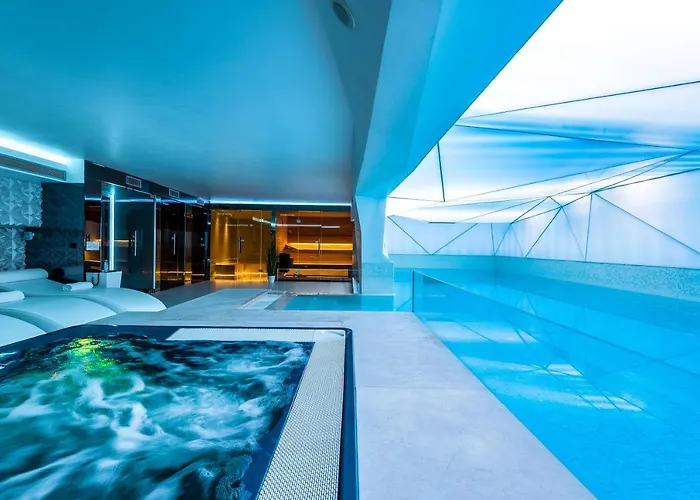Damianii Luxury Boutique & Omis
