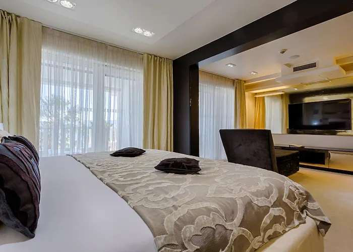 Damianii Luxury Boutique &