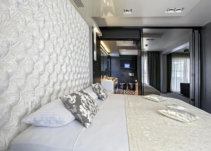 Ξενοδοχείο Damianii Luxury Boutique & 5*