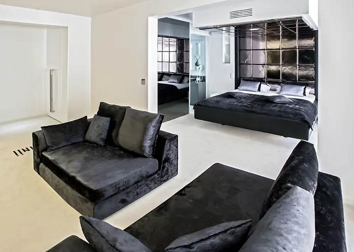 Damianii Luxury Boutique & 5*