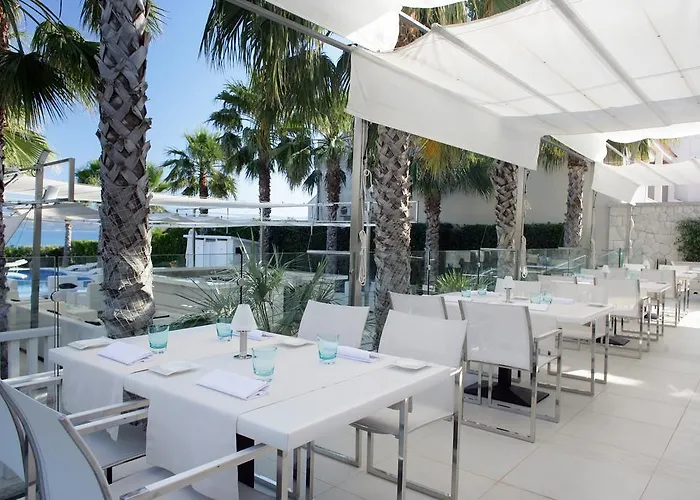 Damianii Luxury Boutique & Omis